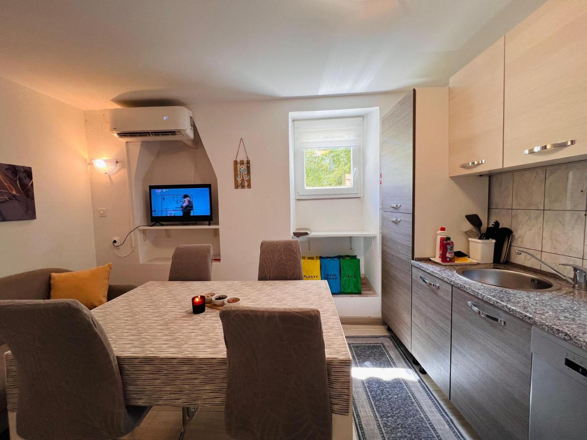 Apartman Gabriela มาลีโลชินจ์ ภายนอก รูปภาพ