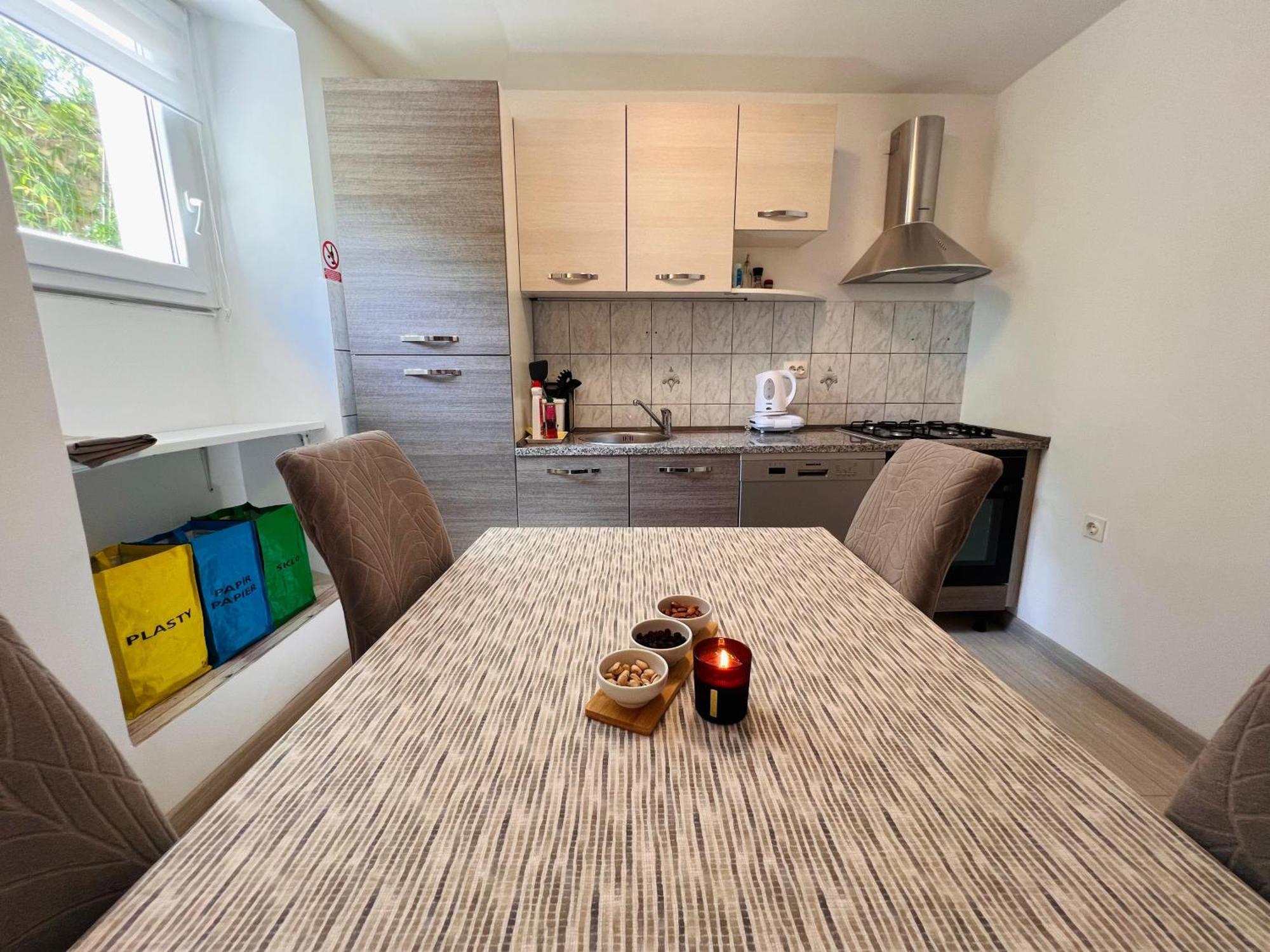 Apartman Gabriela มาลีโลชินจ์ ภายนอก รูปภาพ