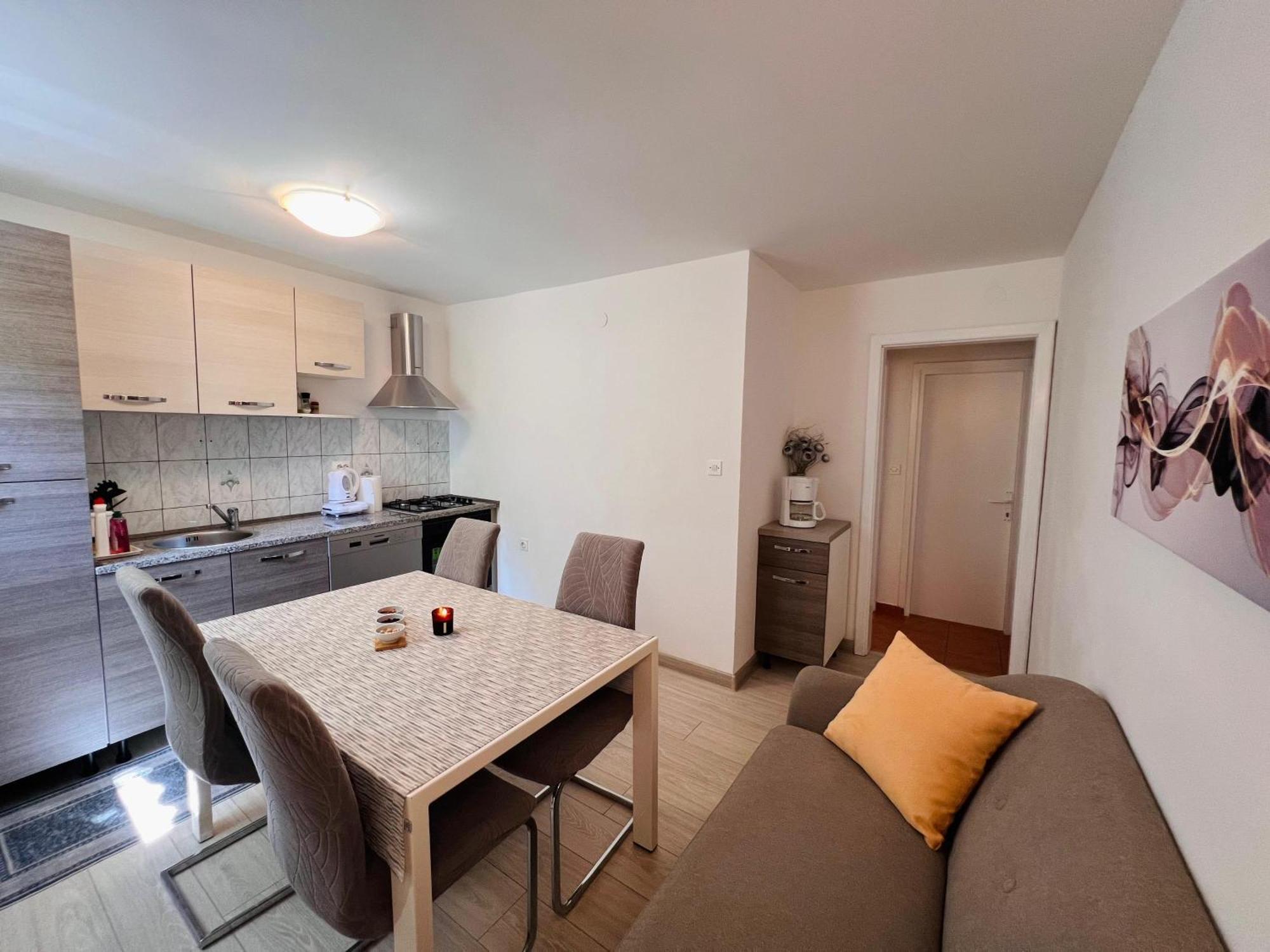 Apartman Gabriela มาลีโลชินจ์ ภายนอก รูปภาพ