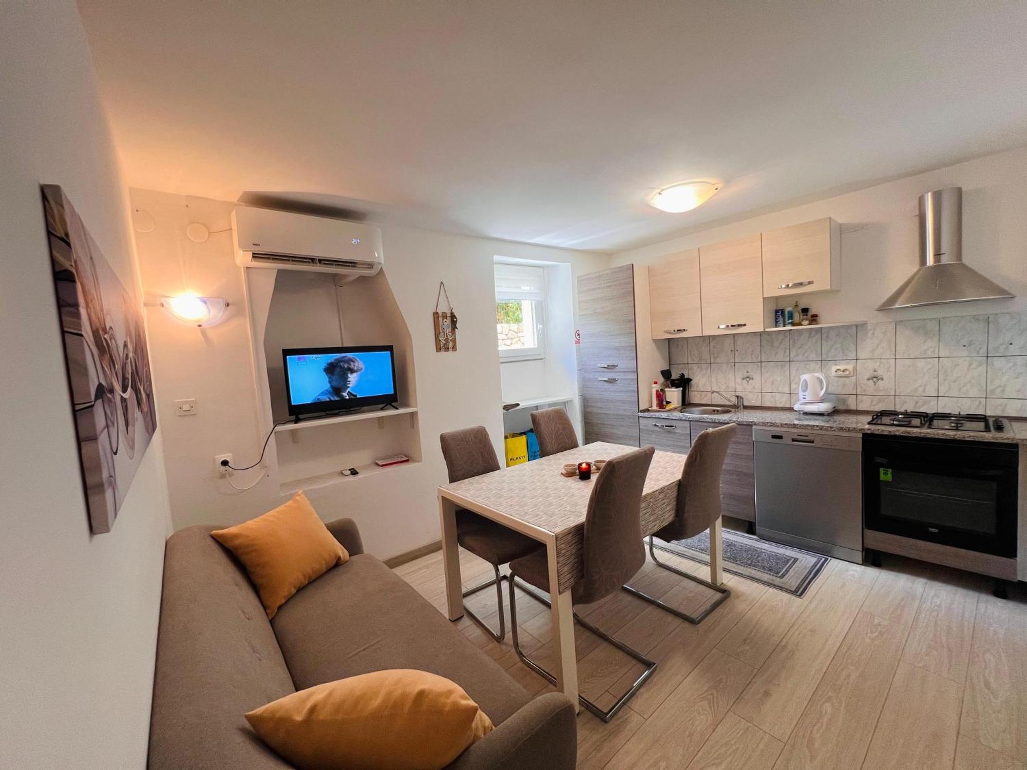Apartman Gabriela มาลีโลชินจ์ ภายนอก รูปภาพ